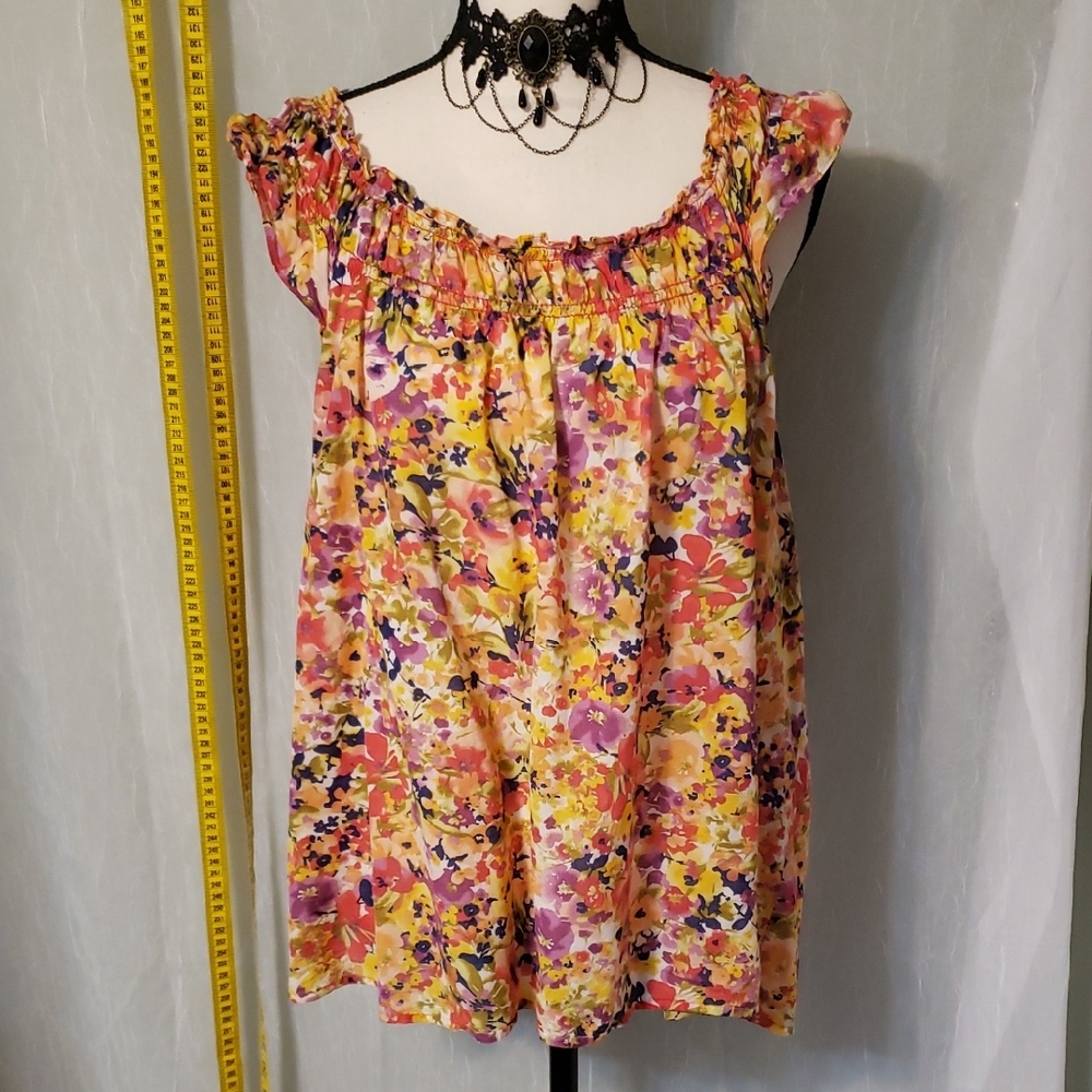Sleeveless Floral Blouse XL